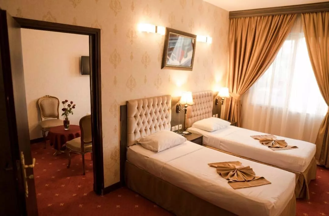 Kiana Hotel