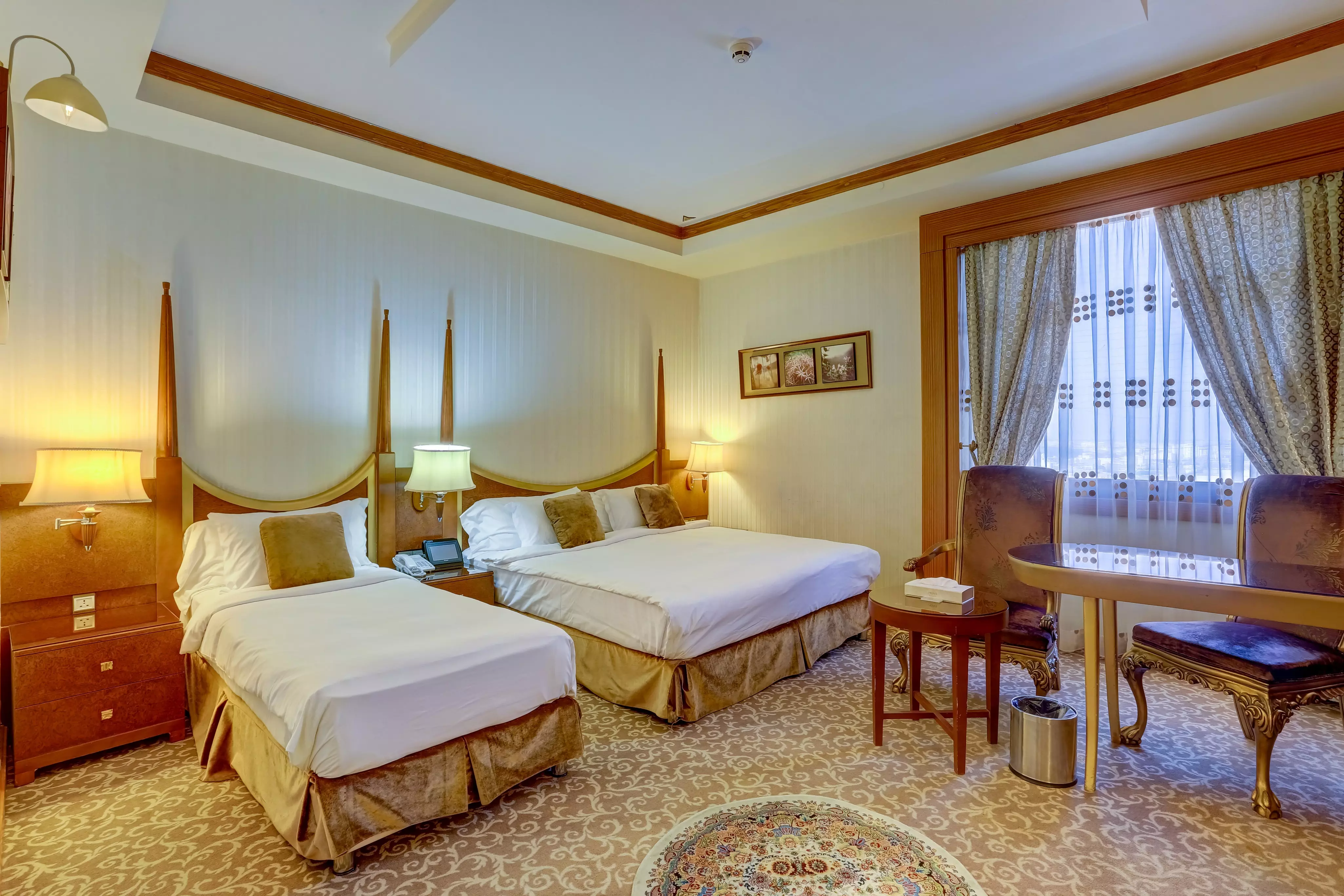 Darvishi Royal Hotel