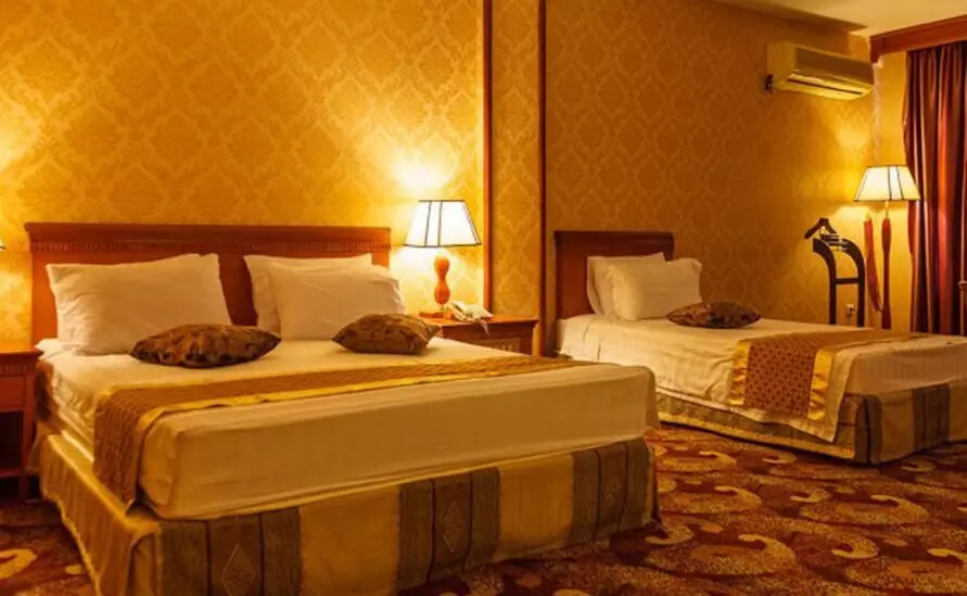 Parmis Hotel