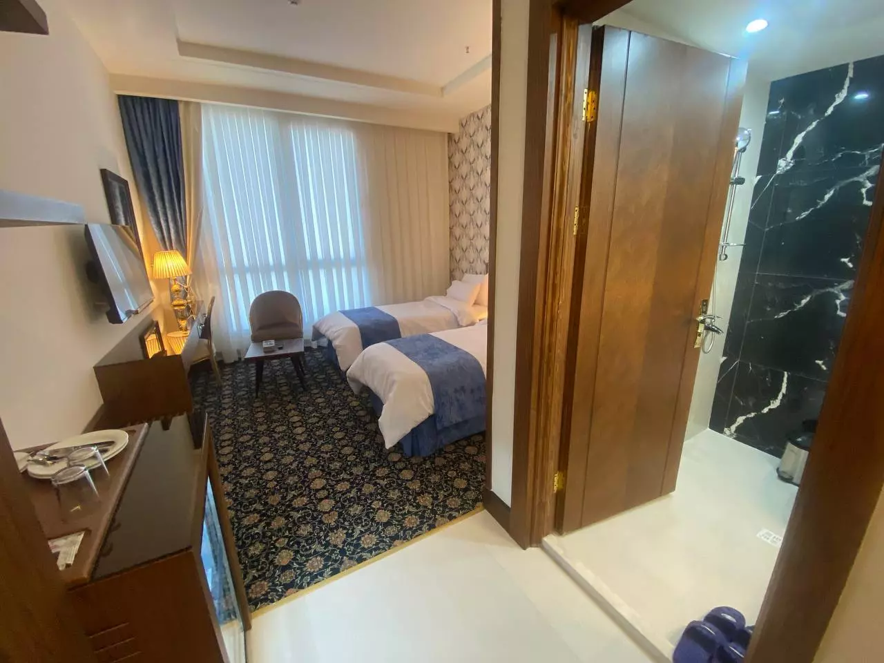 Sharestan Hotel