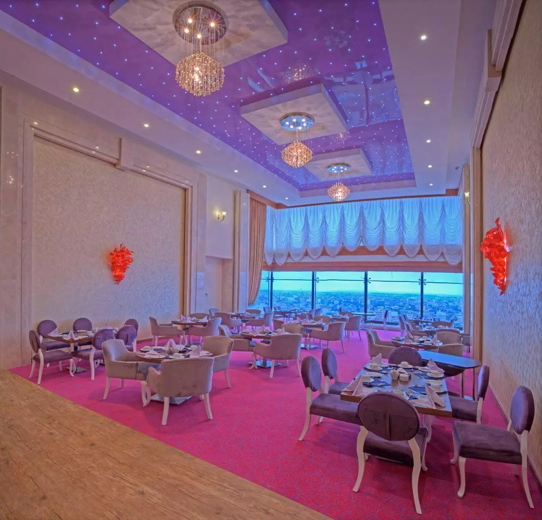 Darvishi Royal Hotel