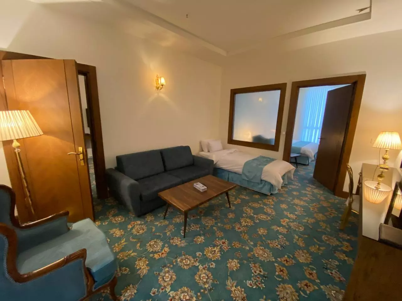 Shokooh sharestan Hotel