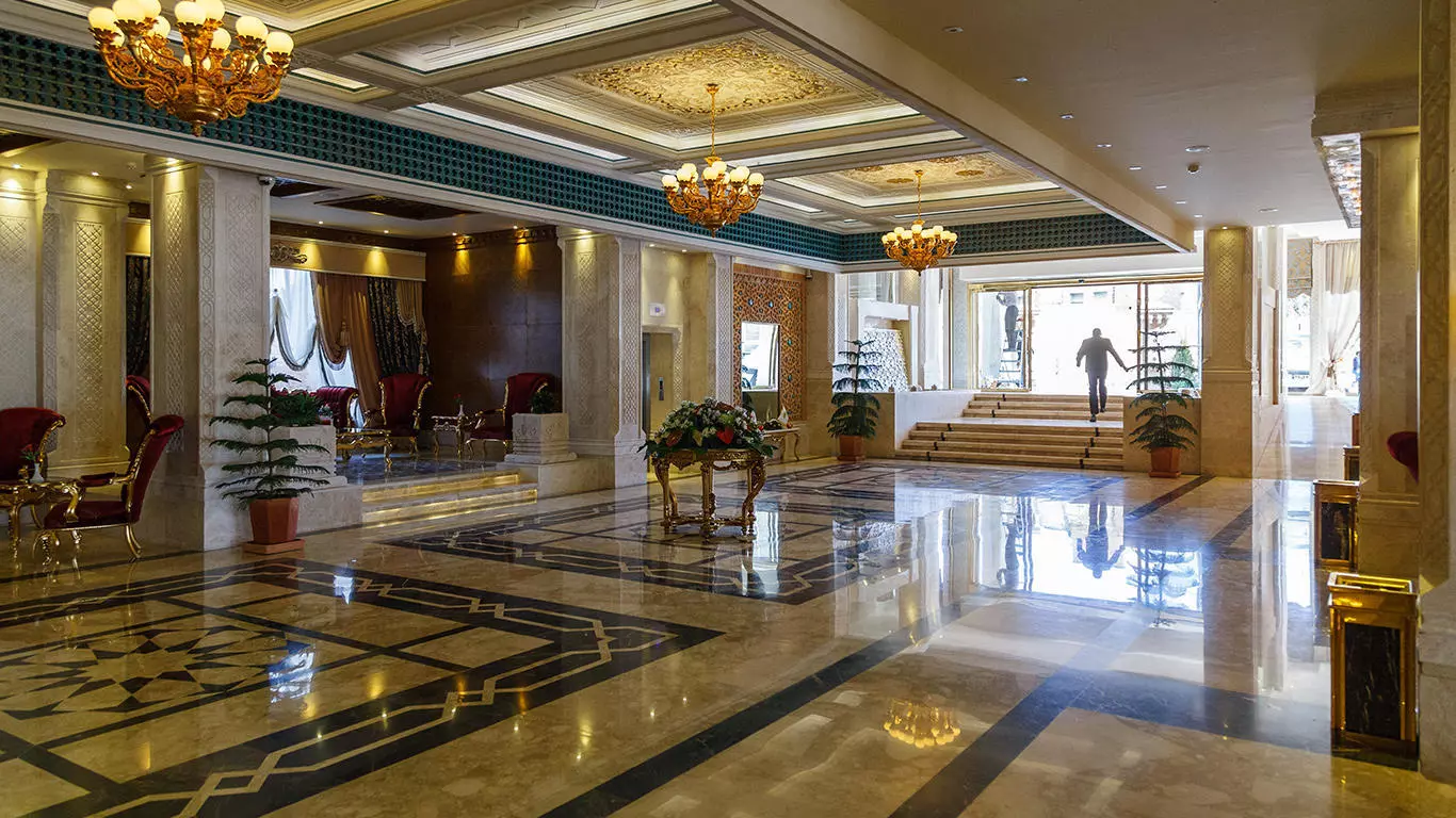 Zandiyeh Hotel
