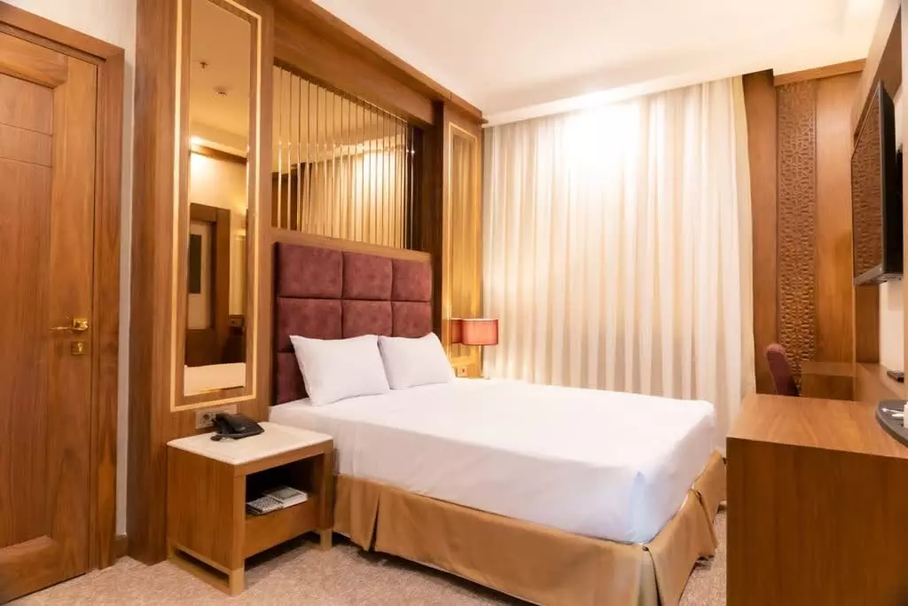 Rona Hotel