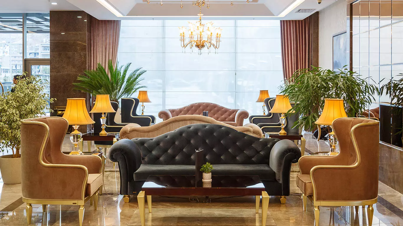Laleh Park Hotel