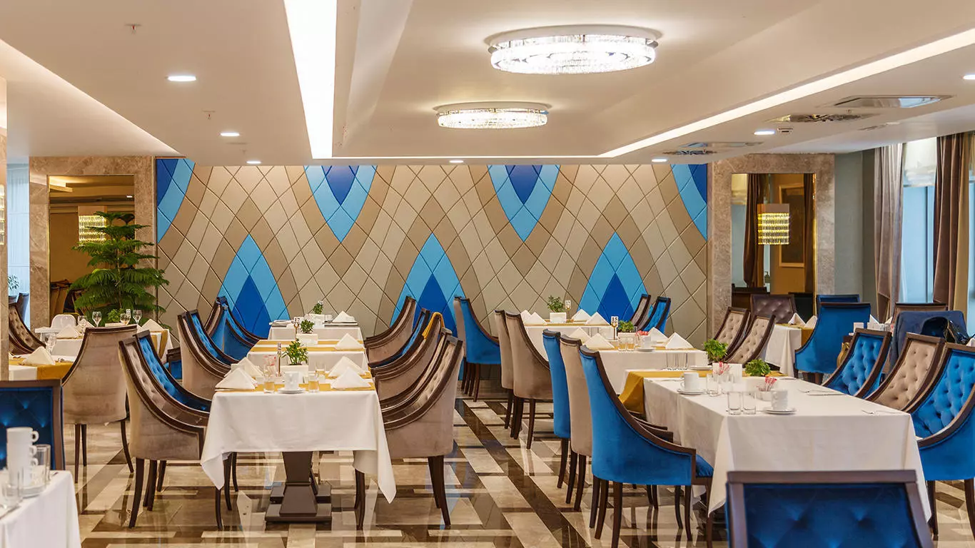 Laleh Park Hotel