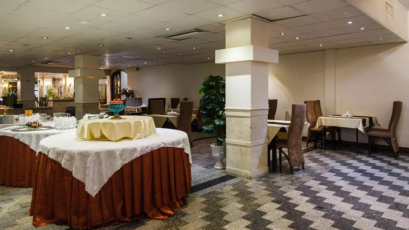 Shahr Hotel