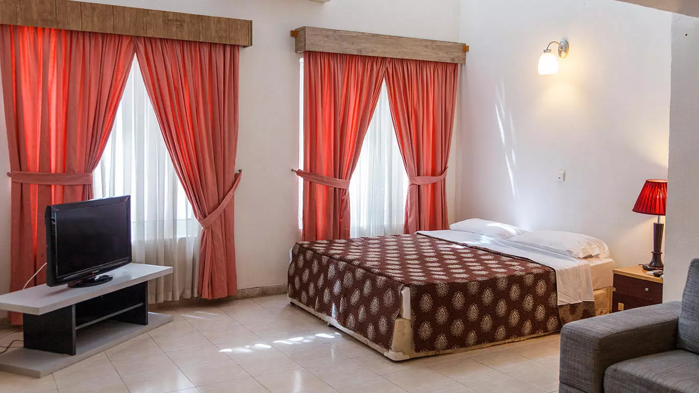 Aftabe Shargh Hotel