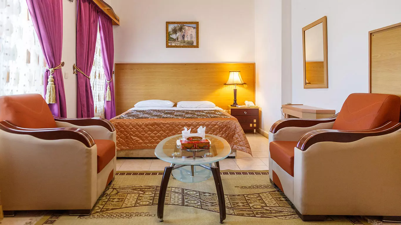 Aftabe Shargh Hotel