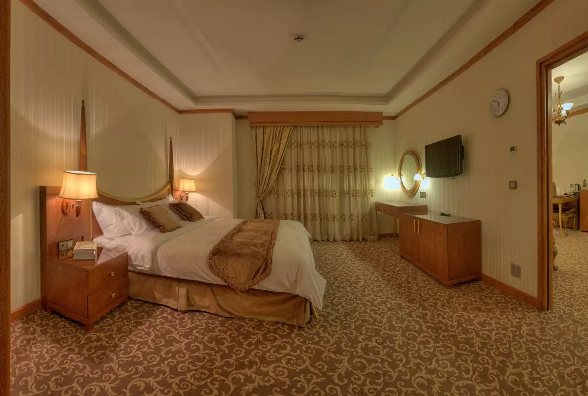 Darvishi Royal Hotel