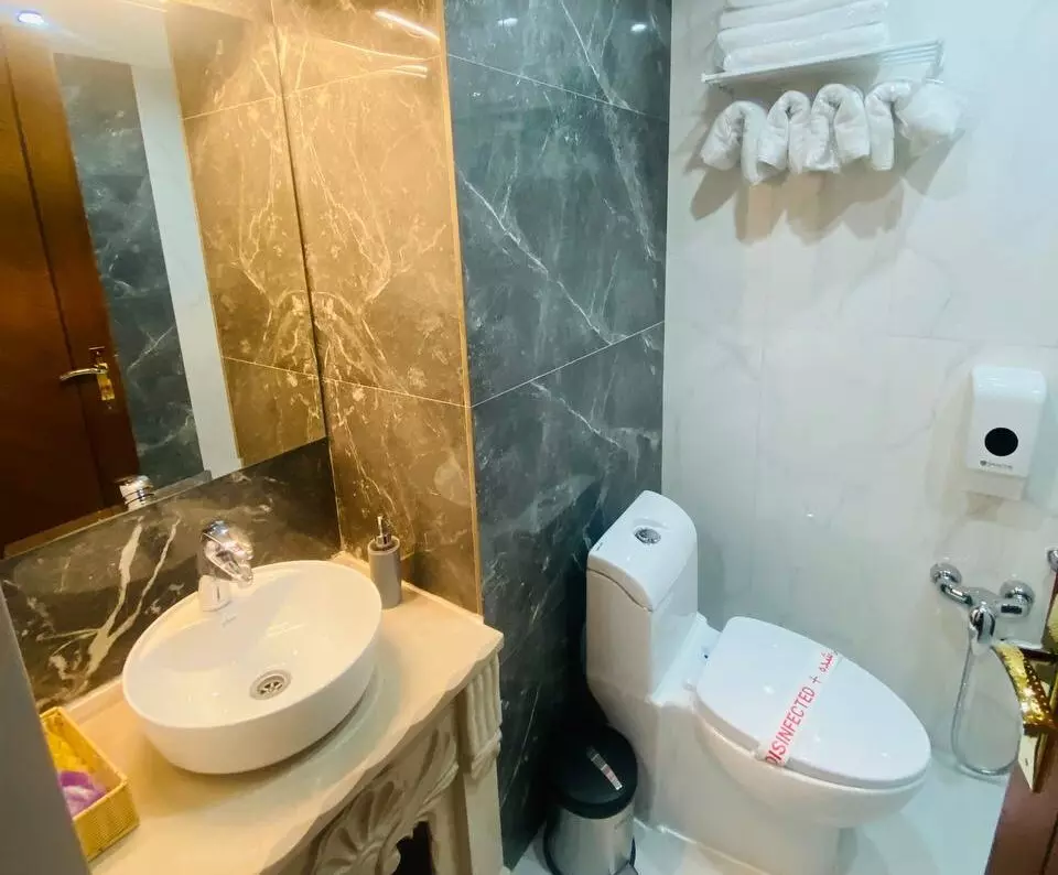 Shokooh sharestan Hotel