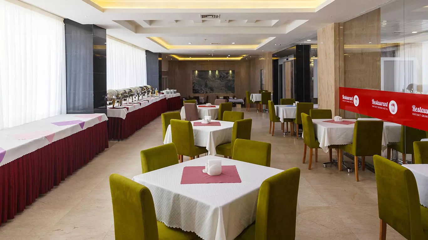 Hayat Shargh Hotel