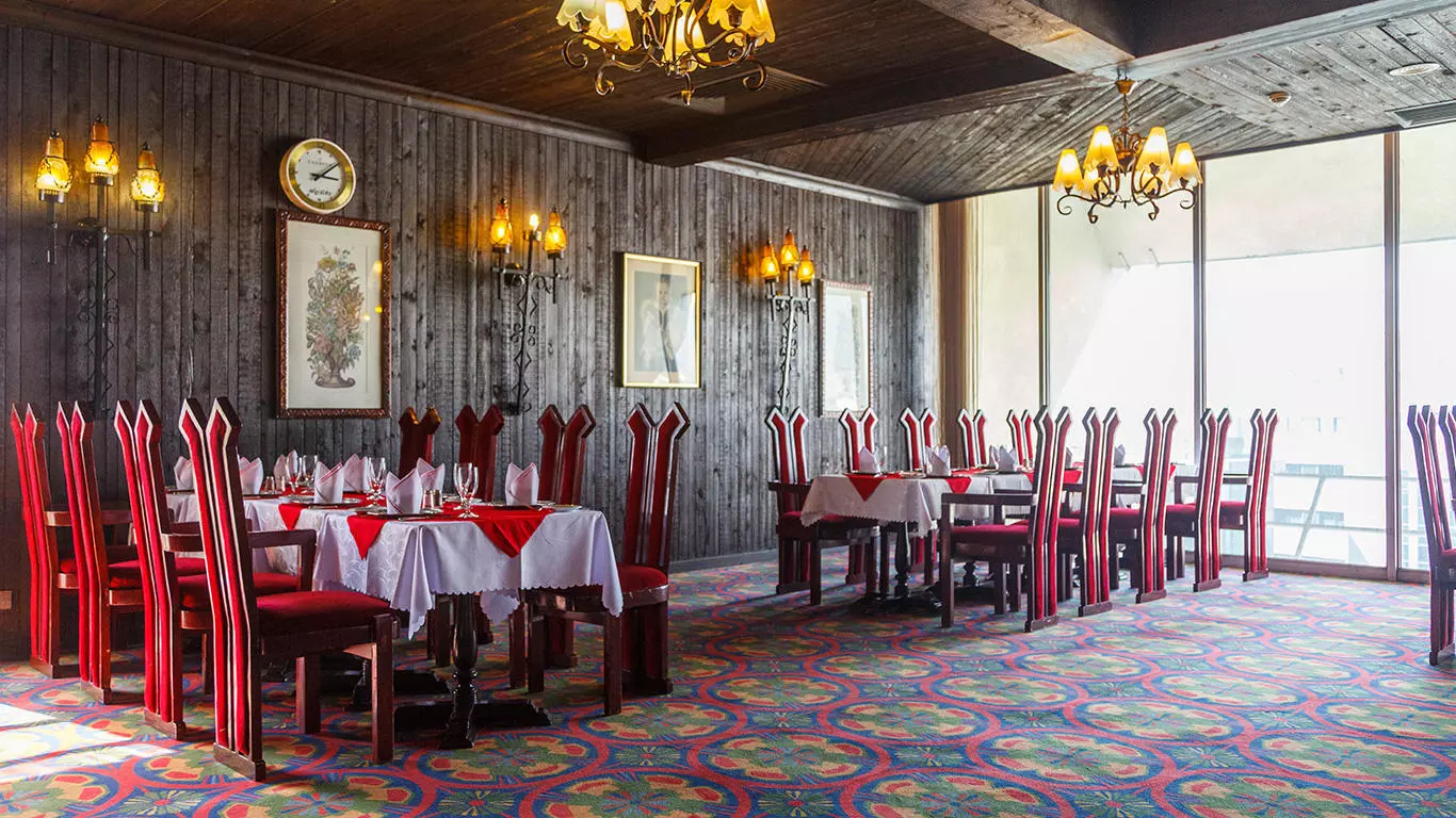 Laleh Hotel