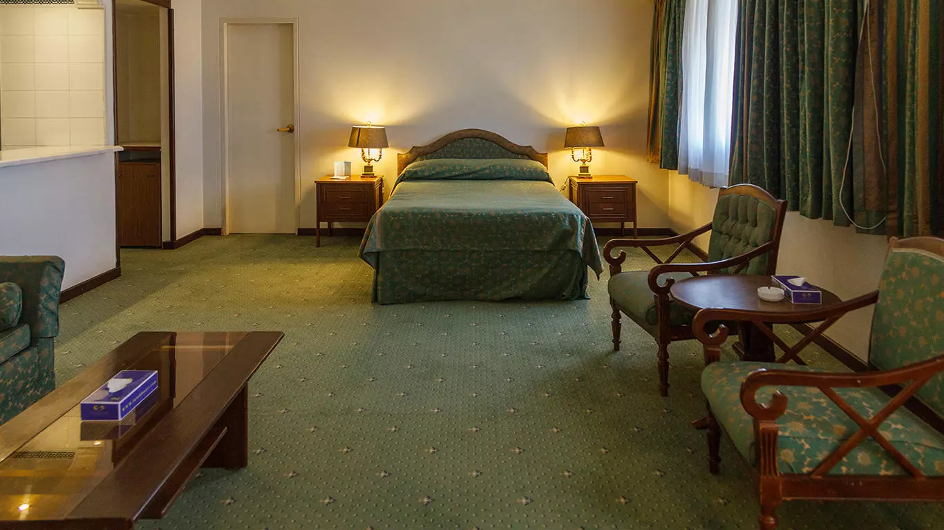 Laleh Hotel