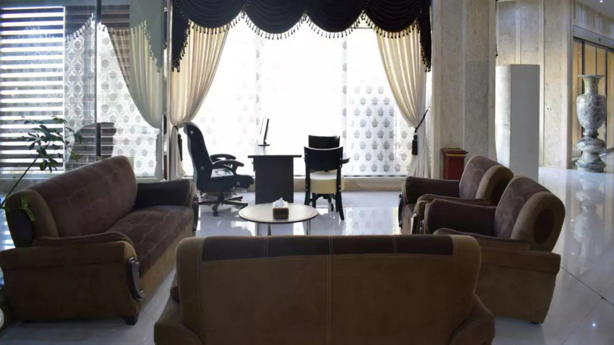 Gambron Hotel