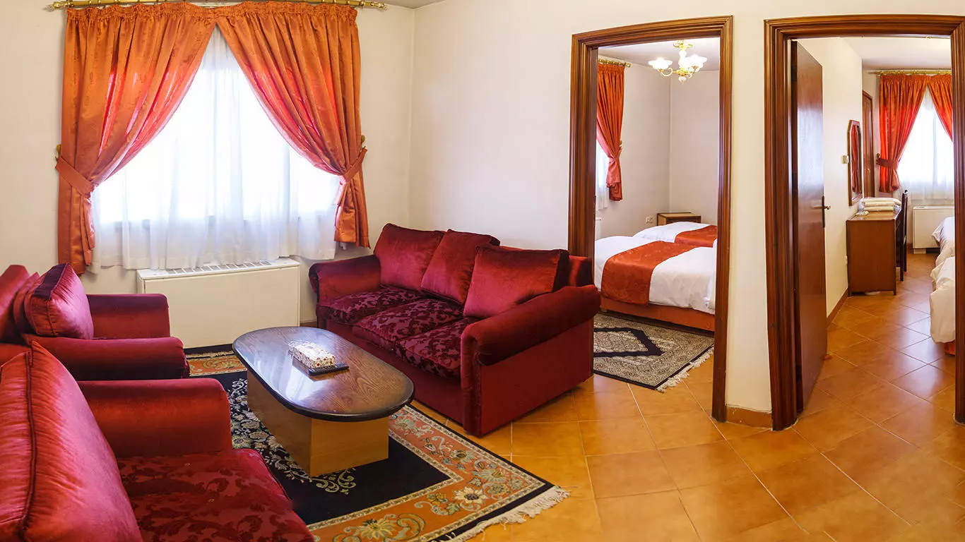 Khanye Sabz Hotel