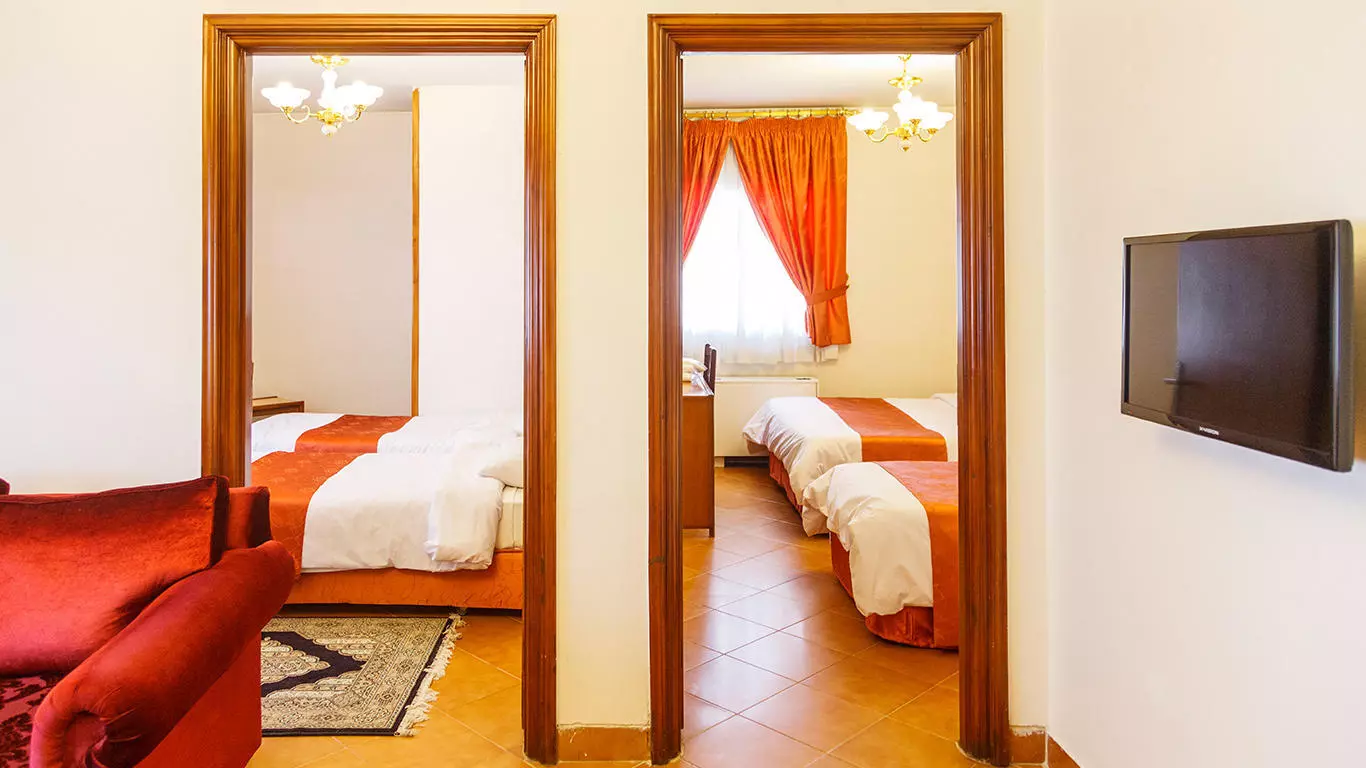 Khanye Sabz Hotel