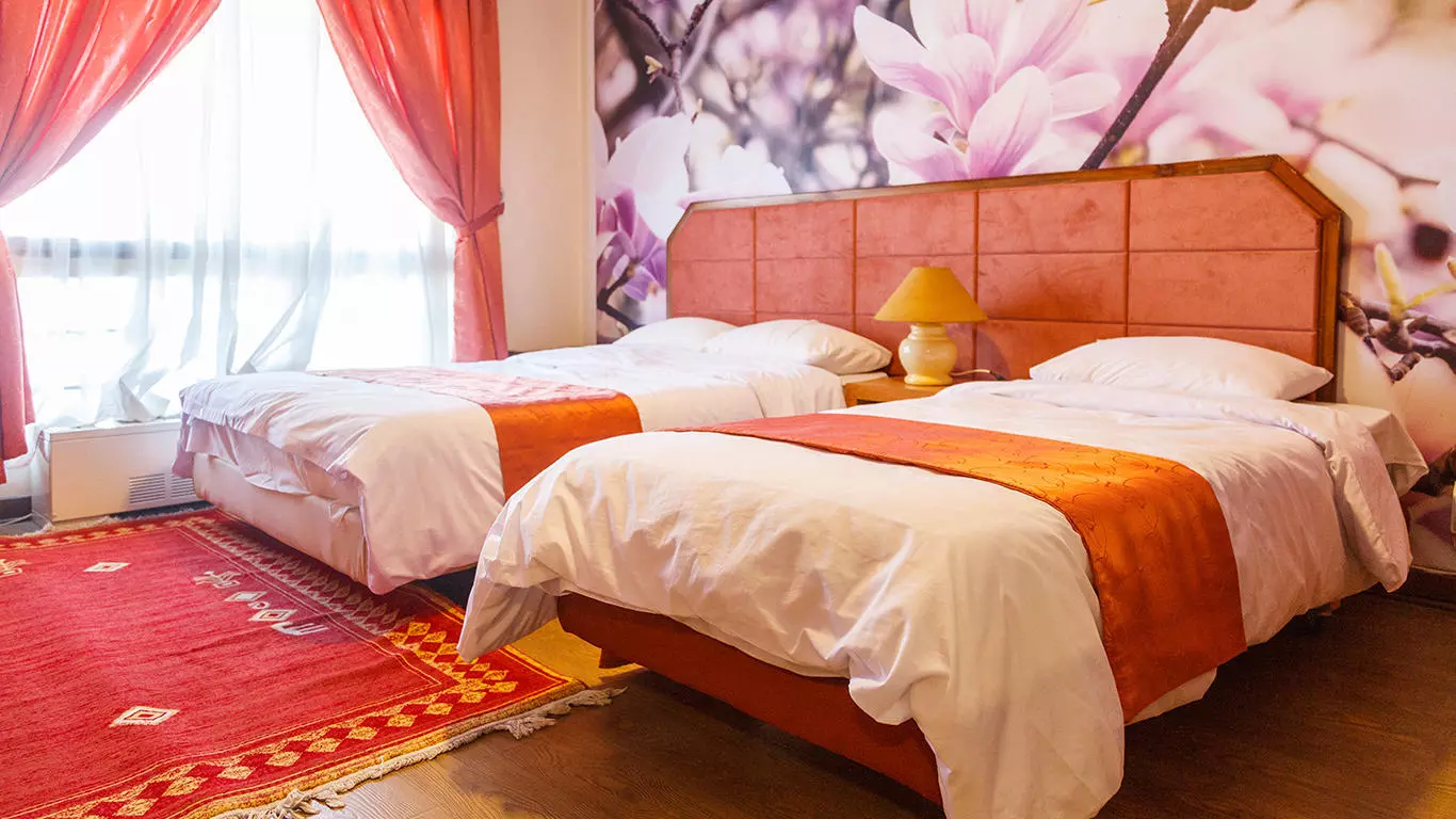 Khanye Sabz Hotel