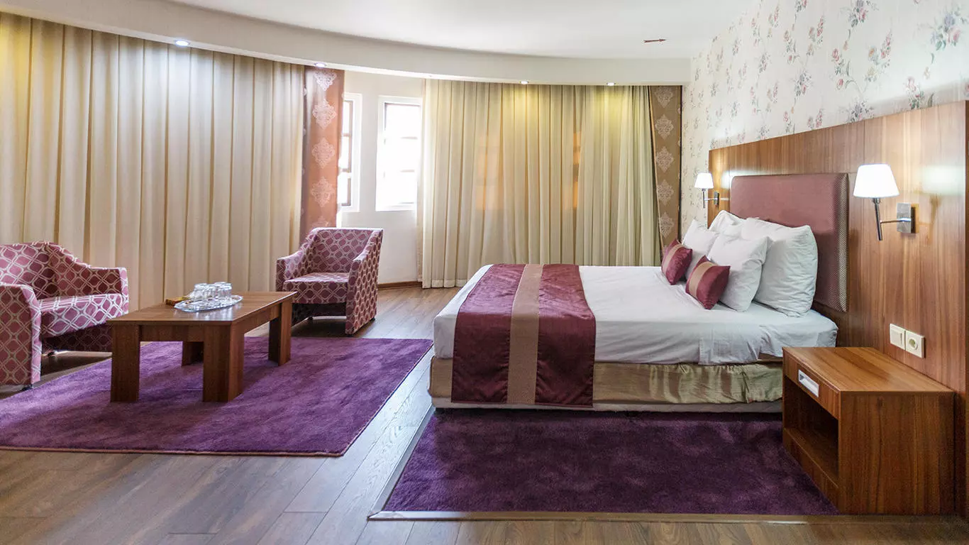 Parsian Hotel