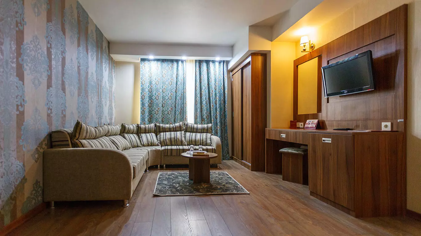 Parsian Hotel