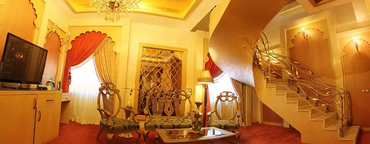 Darvishi Royal Hotel