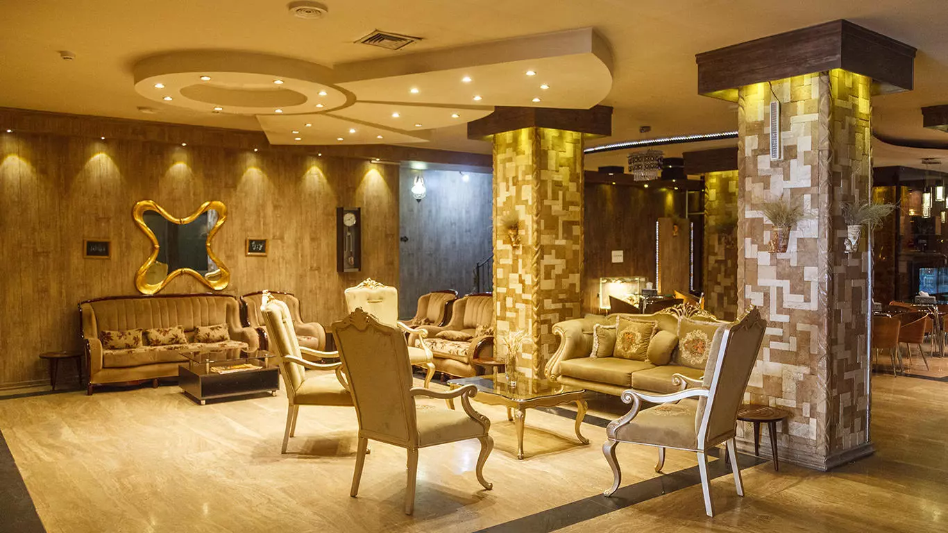 Apadana Hotel