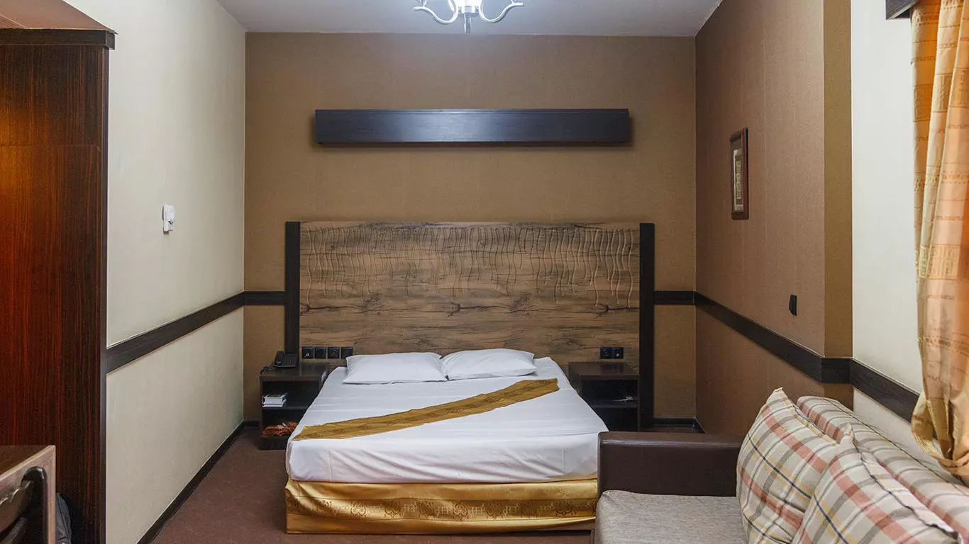 Apadana Hotel