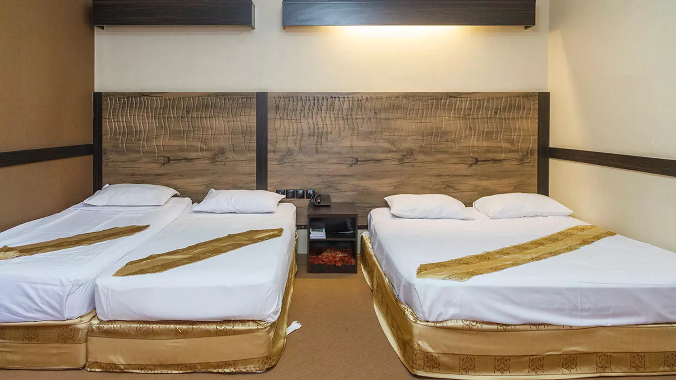 Apadana Hotel