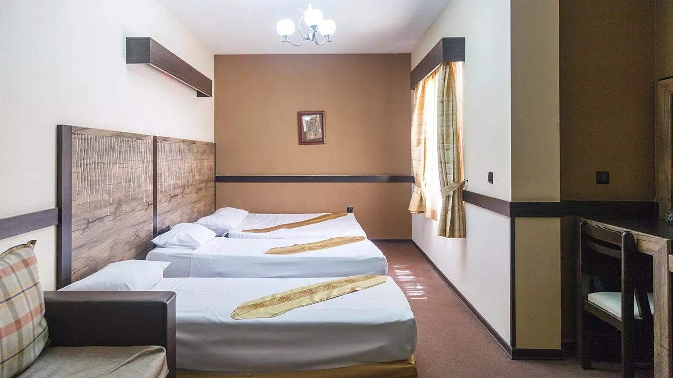 Apadana Hotel