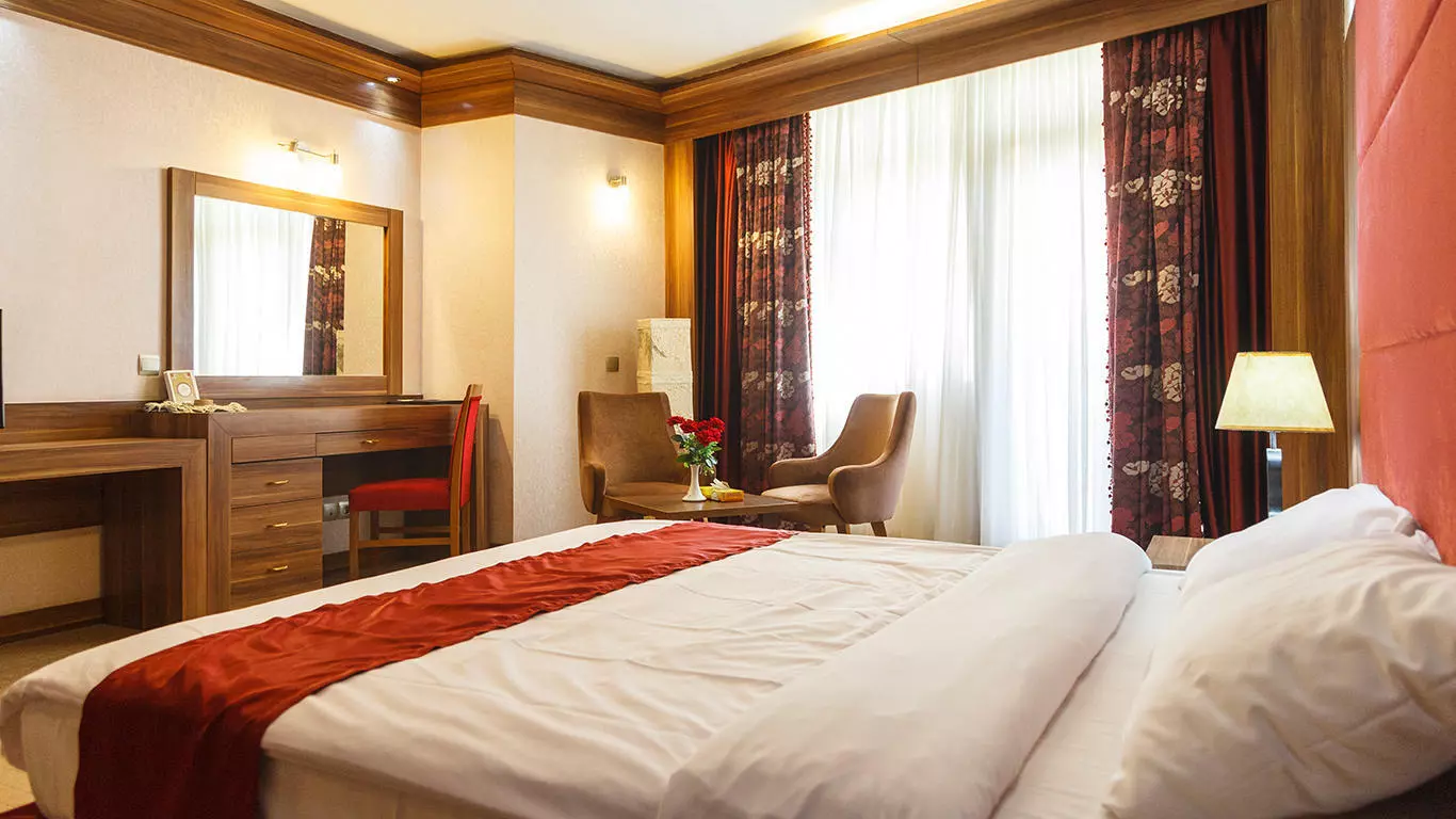Khorshid Taban Hotel