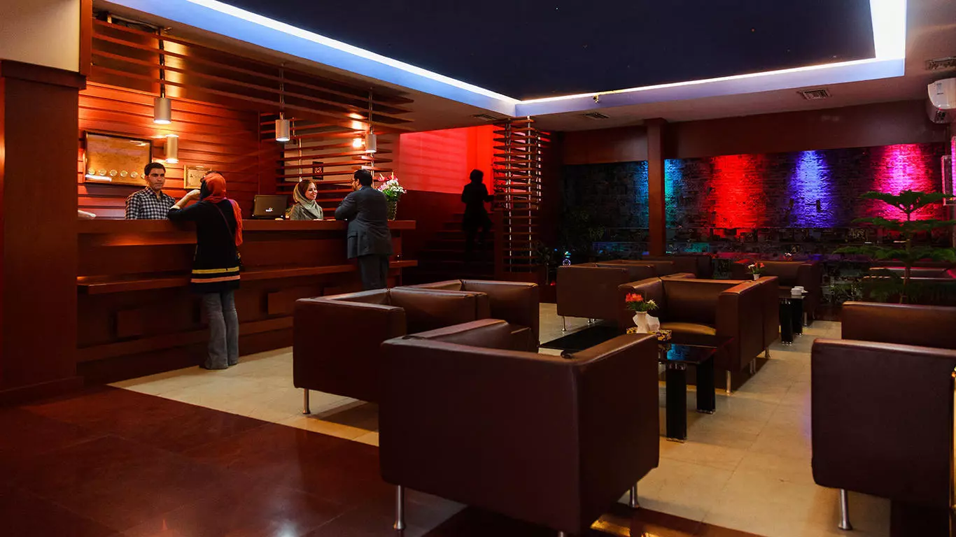 Hally Hotel