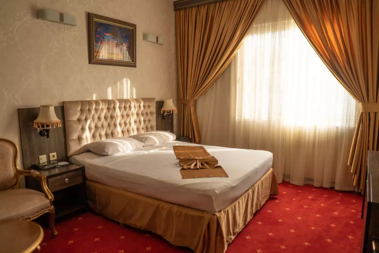 Kiana Hotel