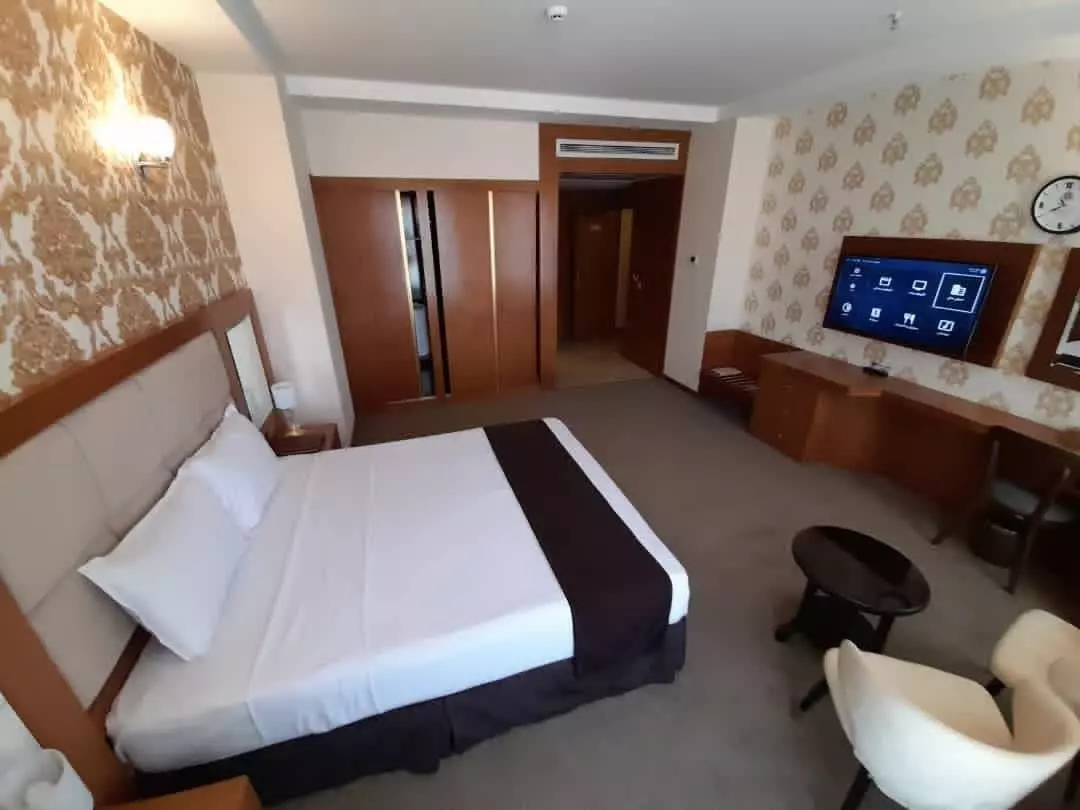 Sarina Hotel