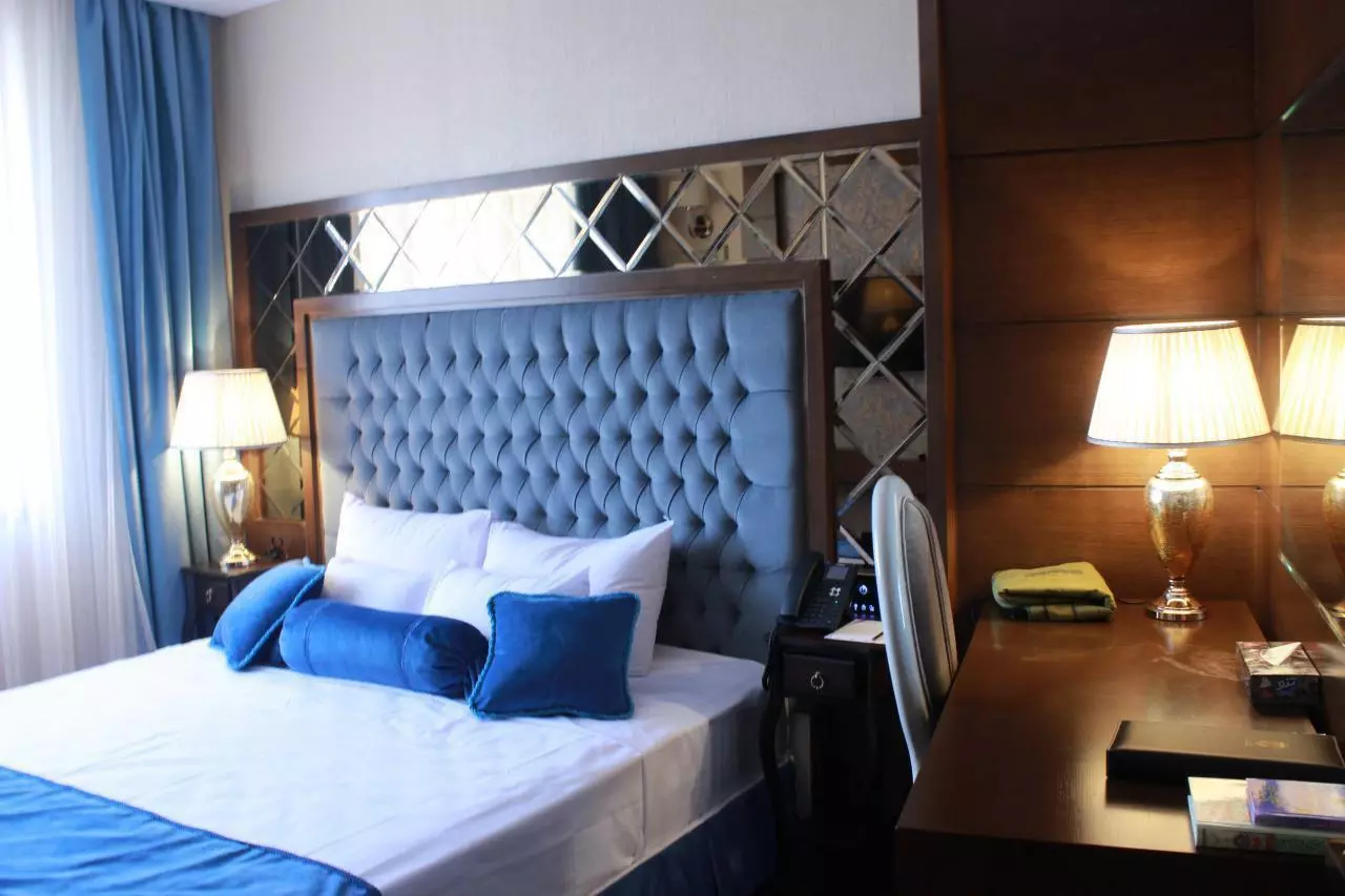 Almas Novin Hotel