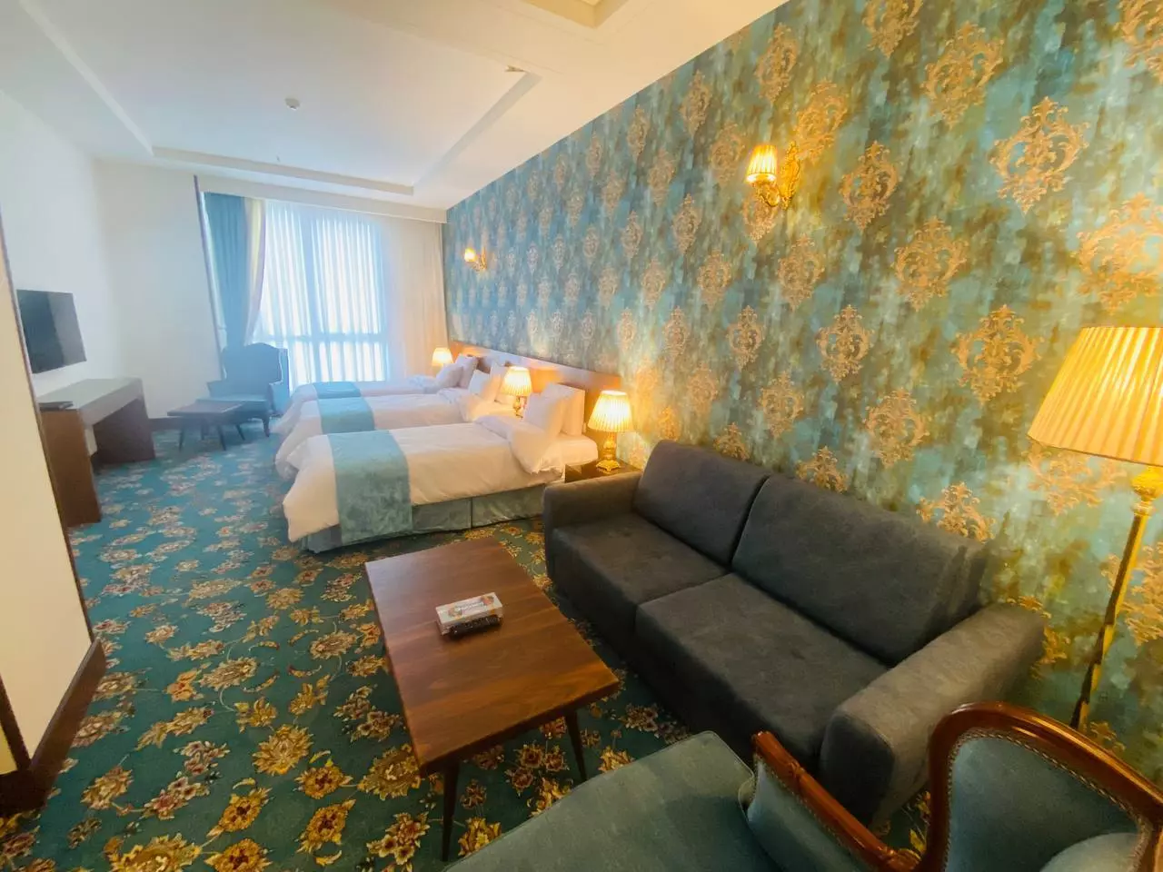 Shokooh sharestan Hotel