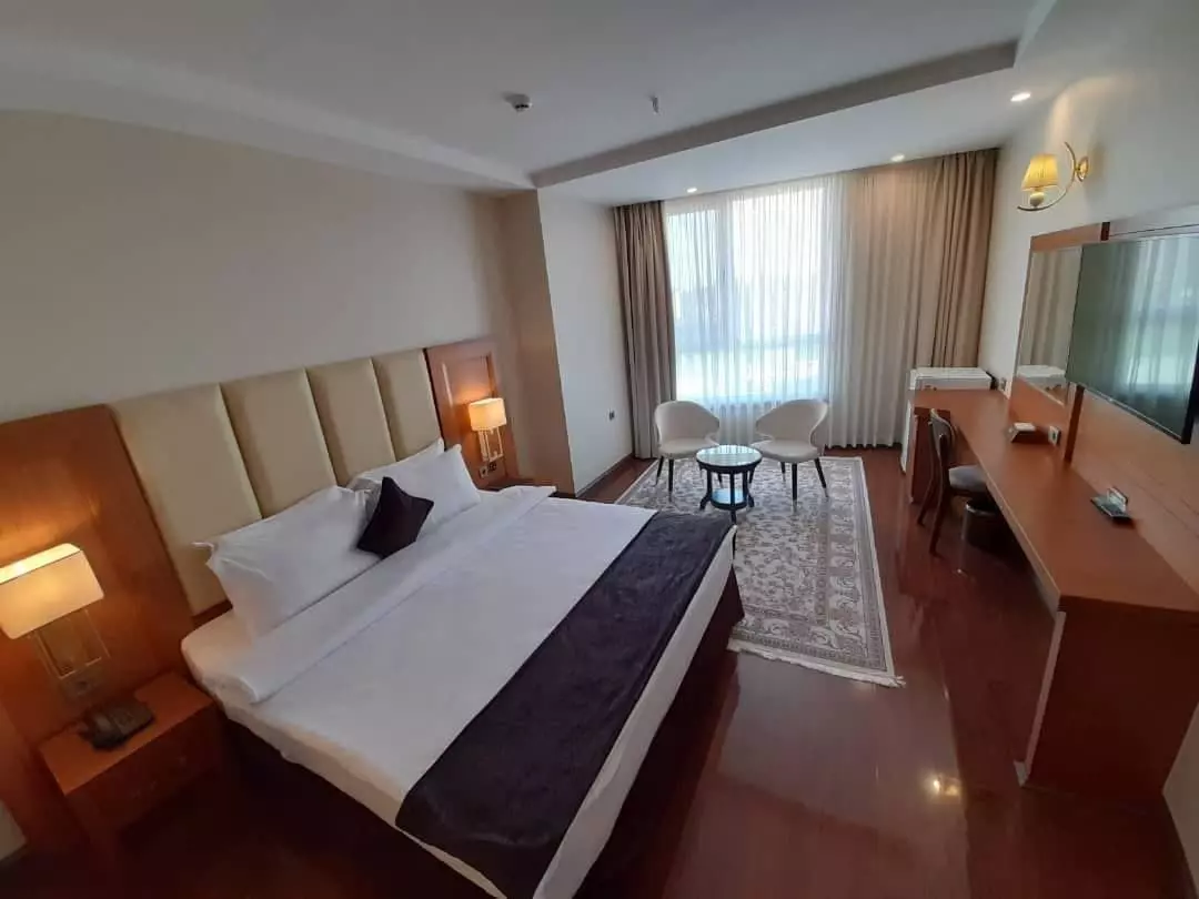 Sarina Hotel