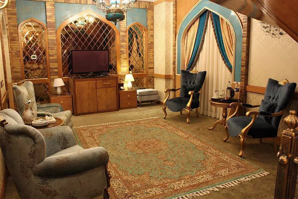 Darvishi Royal Hotel