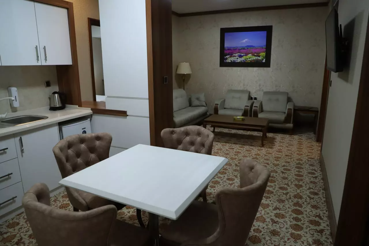 Niayesh Hotel