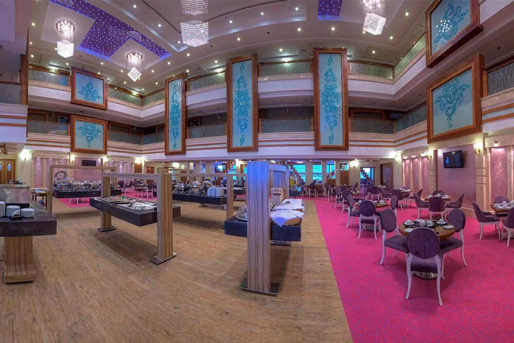 Darvishi Royal Hotel