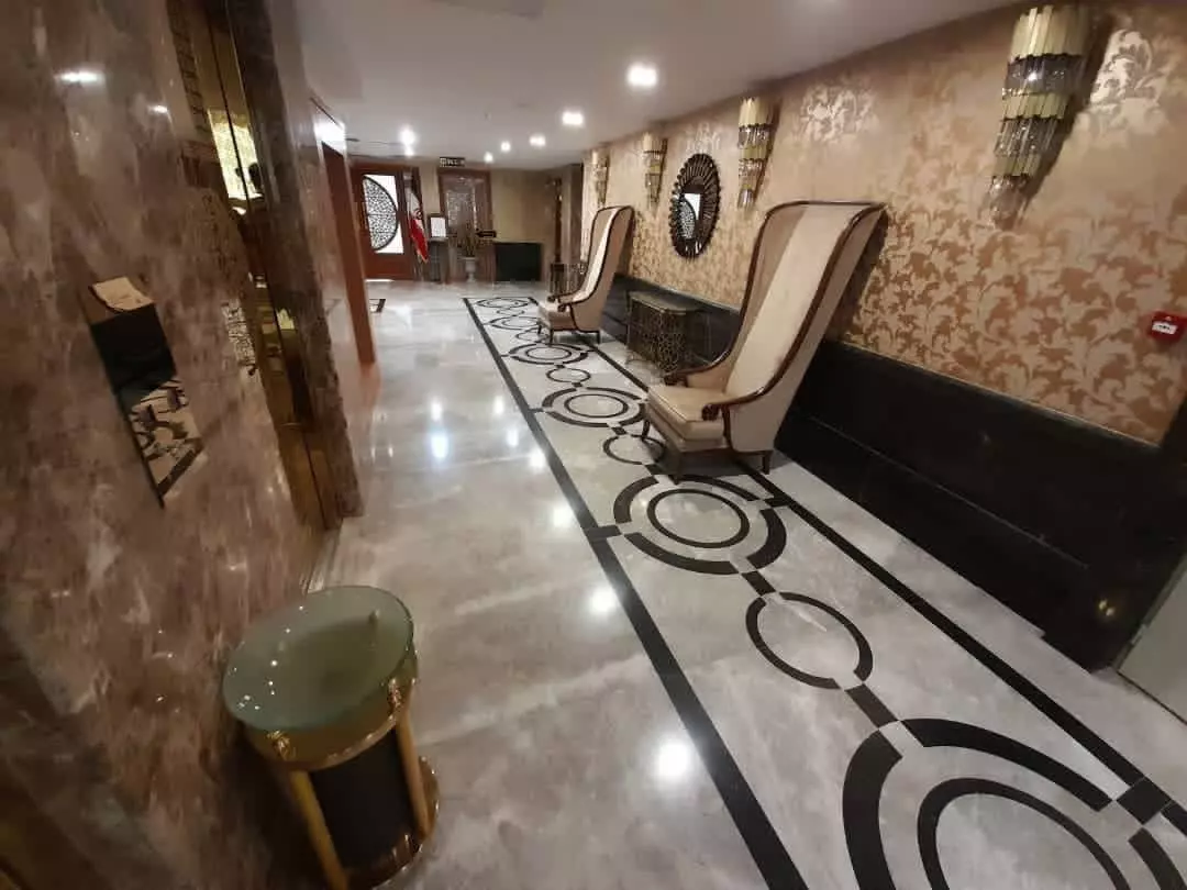 Sarina Hotel