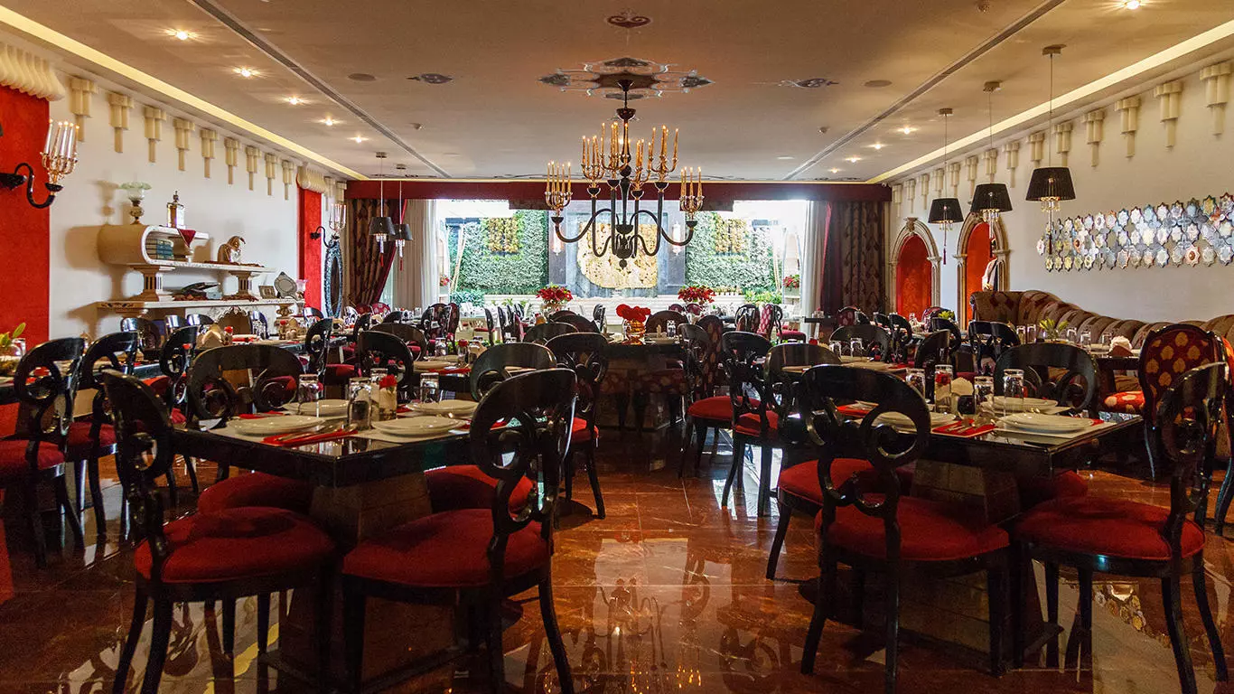 Taj Mahal Hotel