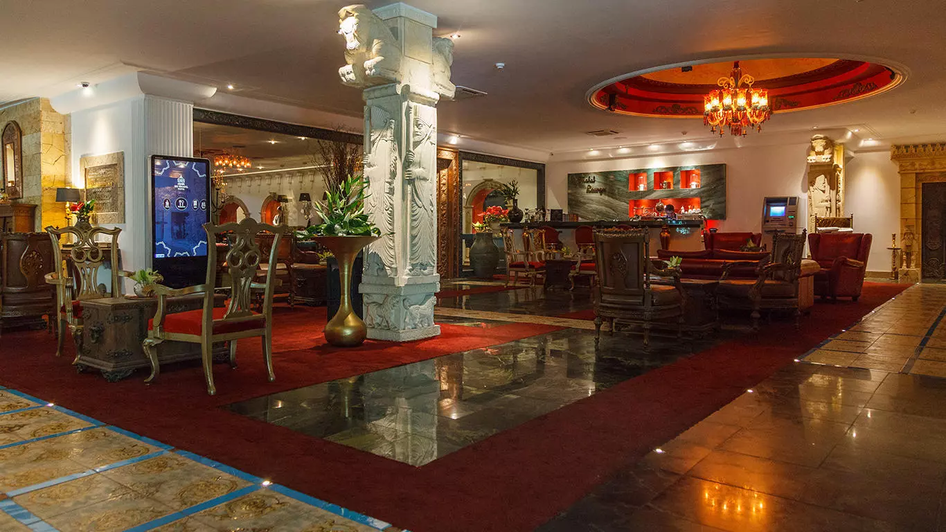 Taj Mahal Hotel