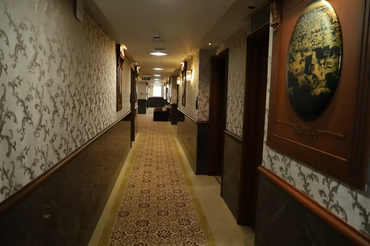 Niayesh Hotel