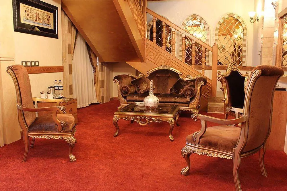 Darvishi Royal Hotel