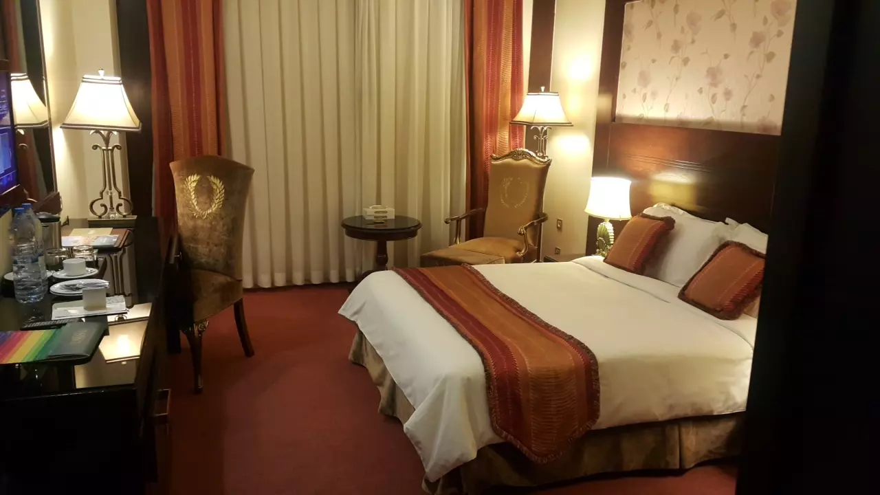 Darvishi Royal Hotel