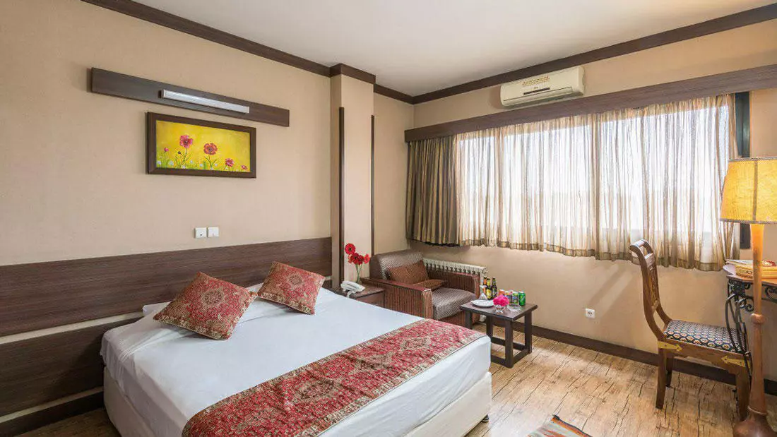 Sheykh Bahaei Hotel