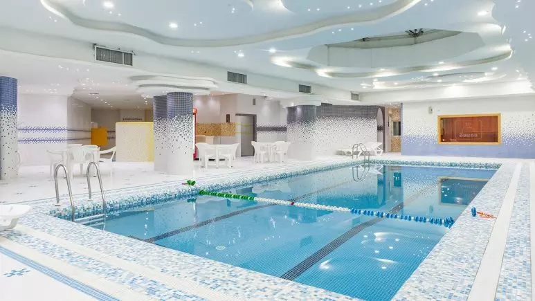 Refah Hotel