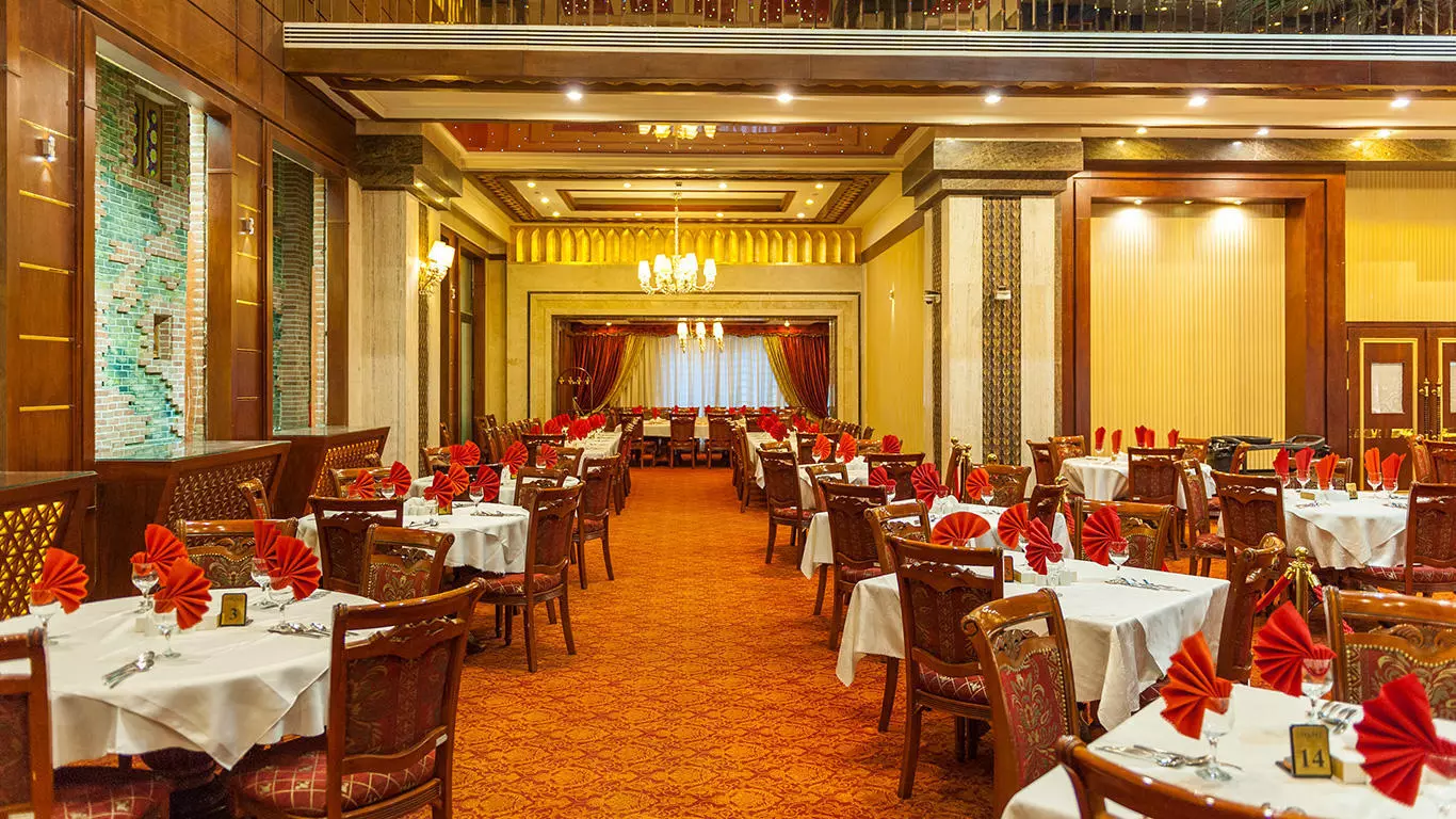 Darvishi Royal Hotel