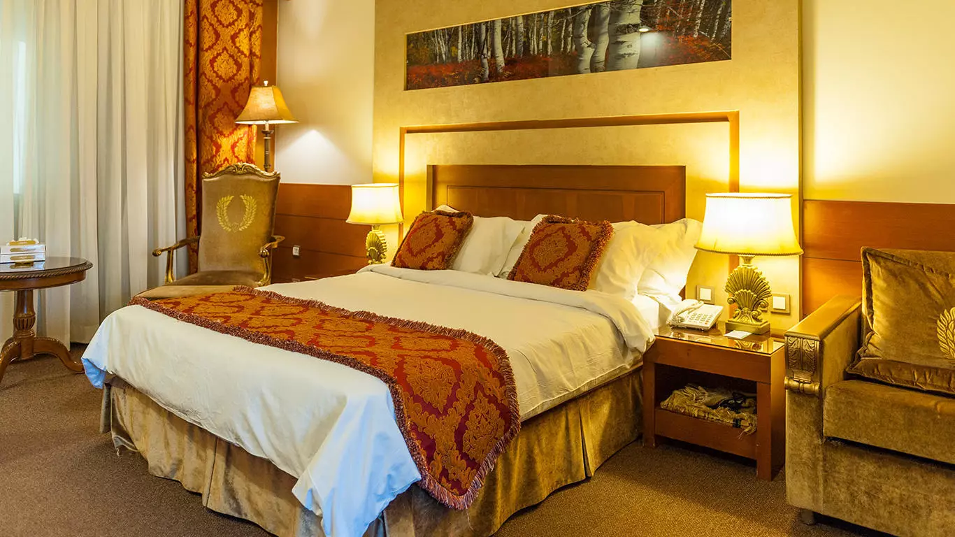 Darvishi Royal Hotel