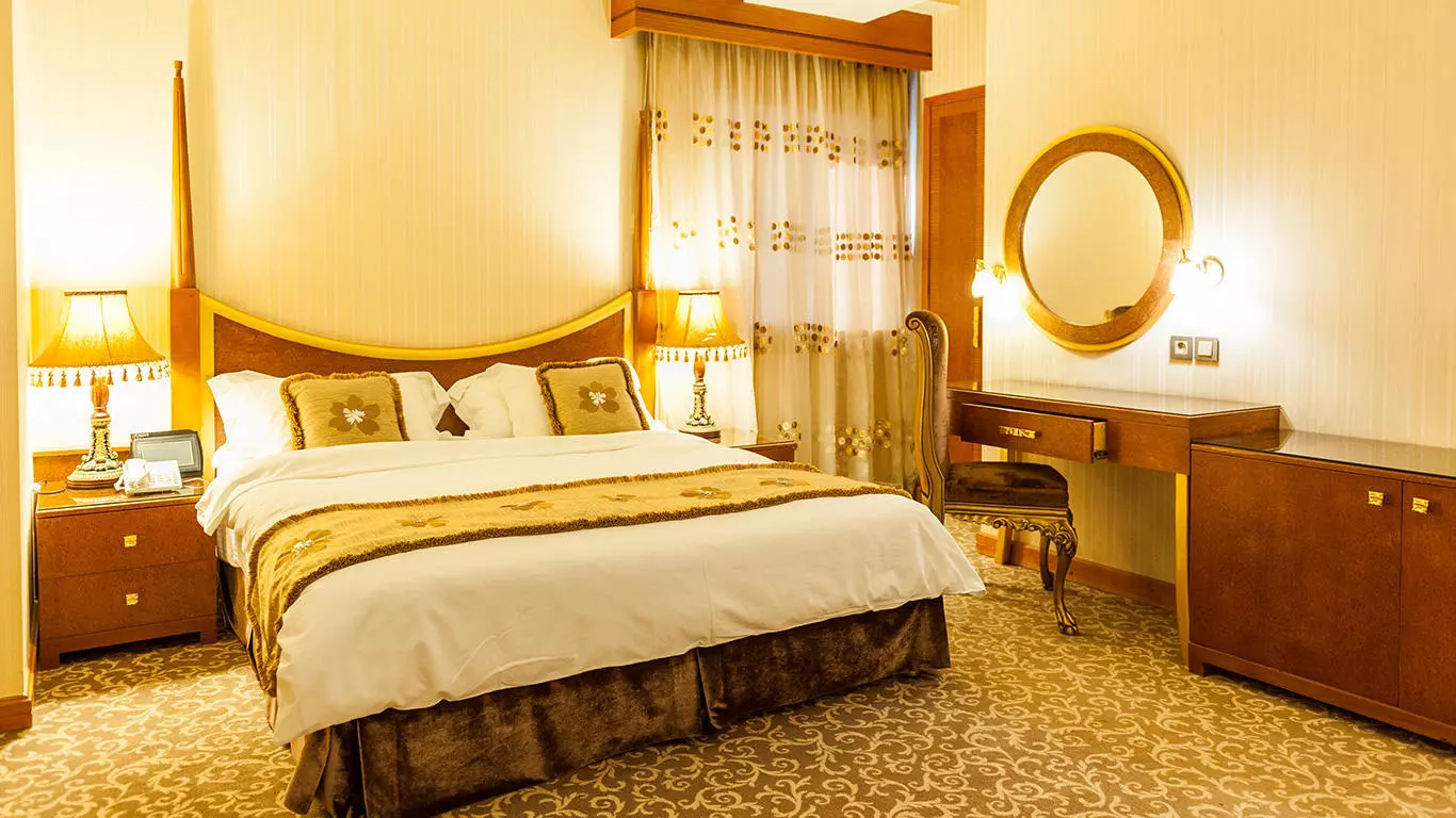 Darvishi Royal Hotel